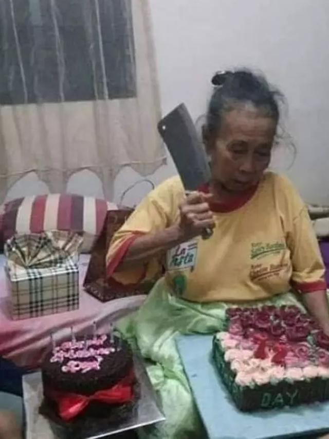 7 Kelakuan Kocak Emak Tak Paham Fungsi Benda Ini Bikin Geleng Kepala