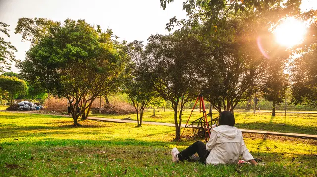 Taman Jadi Ruang Bahagia Baru Warga Ibu Kota Sepulang Kerja