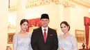 Almira yang sudah remaja ini selalu tampil memukau di setiap tampilannya. Kecantikannya pun mengalahkan sang mamah, Annisa Pohan. Begitu pun saat pelantikan sang ayah. [credit/Bintang Radityo]
