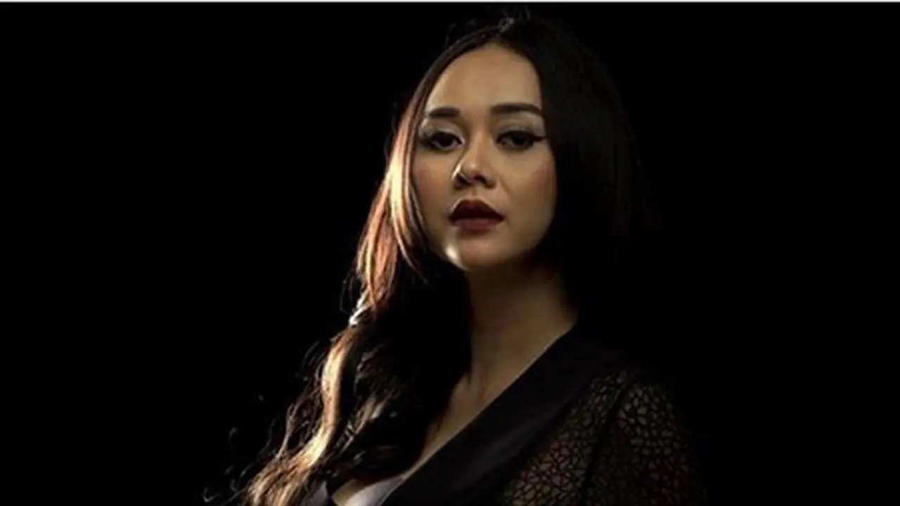 [Bintang] Aura Kasih