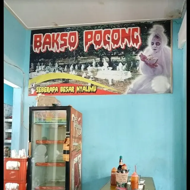 6 Gambar Nyeleneh di Spanduk hingga Gerobak Jualan Ini Kocak Banget