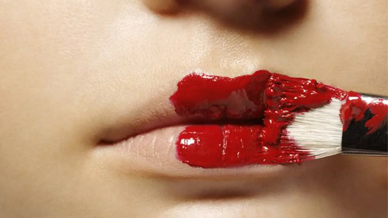 8 Lukisan Bibir Bikin Kamu Ingin Dandan Terus