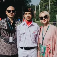 Bunga Citra Lestari saat Melihat Noah Sinclair Menjadi Pemimpin Upacara saat HUT ke-80 Indonesia. [@itsmebcl]