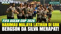 Timnas Malaysia menjalani sesi latihan di Lapangan B Gelora Bung Karno, Jakarta, Selasa (22/9/2026) malam WIB, sebagai persiapan menghadapi FIFA ASEAN Cup 2026. Sesi latihan sempat tertunda lebih dari 40 menit dari jadwal semula. Pemain naturalisasi ...