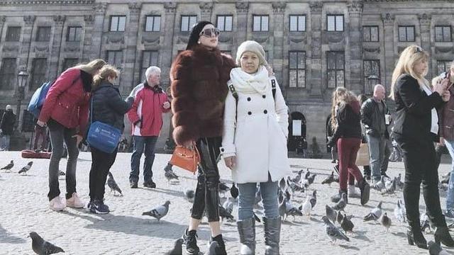 6 Asisten Artis yang Tak Kalah Tenar dari Bosnya