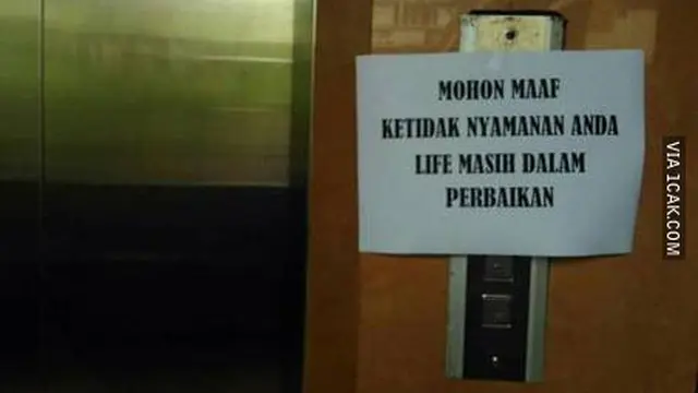 7 Potret Pemberitahuan Kalau Sedang Rusak Ini Malah Bikin Geleng Kepala