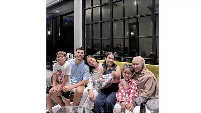 Sempat Renggang, Ini 6 Potret Hangat Ayu Ting Ting Main ke Rumah Jessica Iskandar