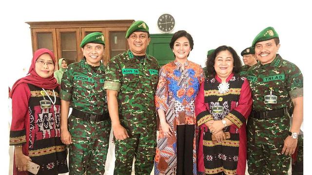 Momen Pensiun Suami Bella Saphira dari TNI (sumber: instagram/bellasaphiraofficial)