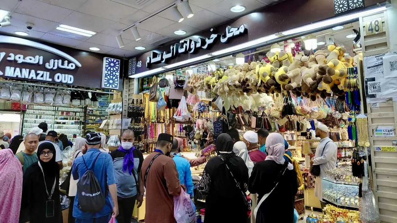 Pasar Kakiyah, tempat favorit jemaah haji Indonesia berburu oleh-oleh.