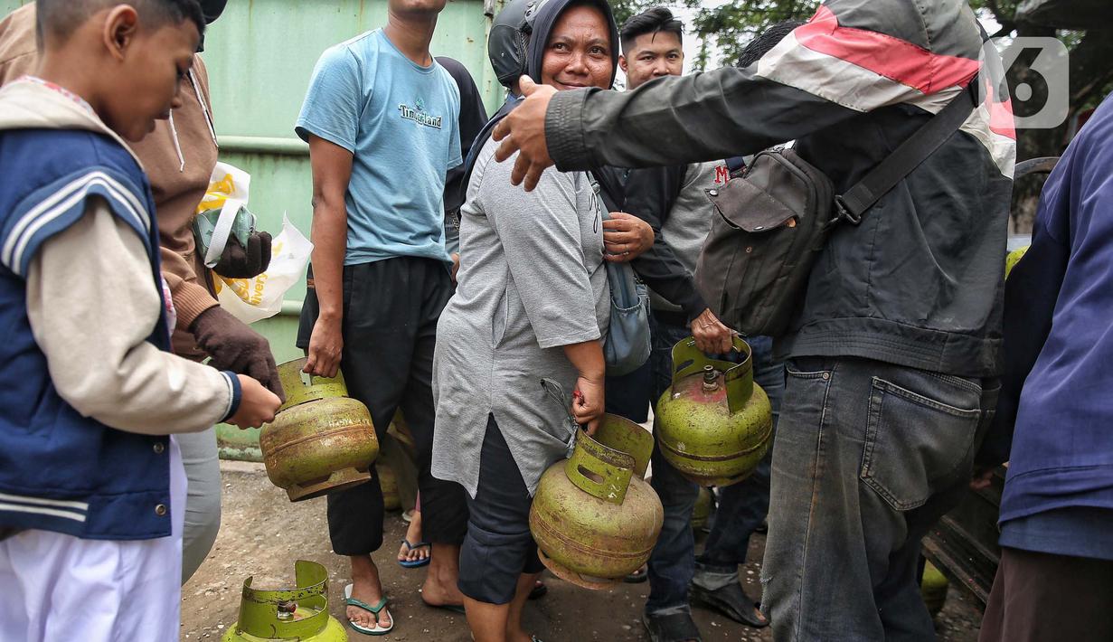 Hal tersebut disampaikan untuk kembali menstabilkan harga dan memastikan ketersediaan gas elpiji 3 kg di masyarakat. (Liputan6.com/Angga Yuniar)
