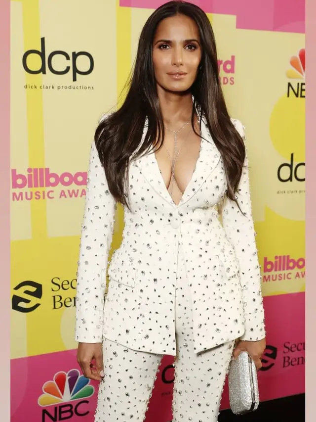 Penampilan Padma Lakshmi di Billboard Music Awards 2021