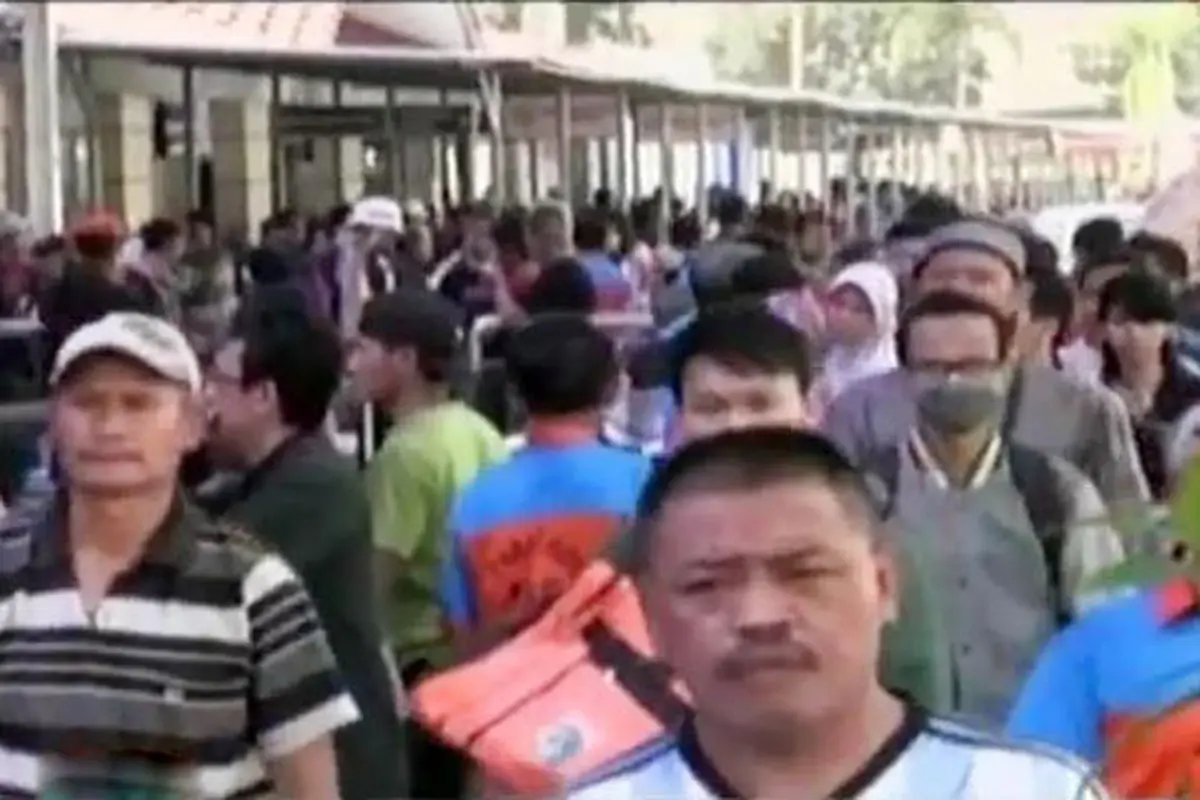 Segmen 2: Pemudik Padati Stasiun Senen hingga Video Mudik Pemirsa