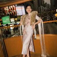 Menyusul datangnya Imlek yang hanya dalam hitungan hari, tampilan bergaya Shanghai glam ala Patricia Gouw bisa jadi inspirasi. [Foto: instagram/ PatriciaGouw]