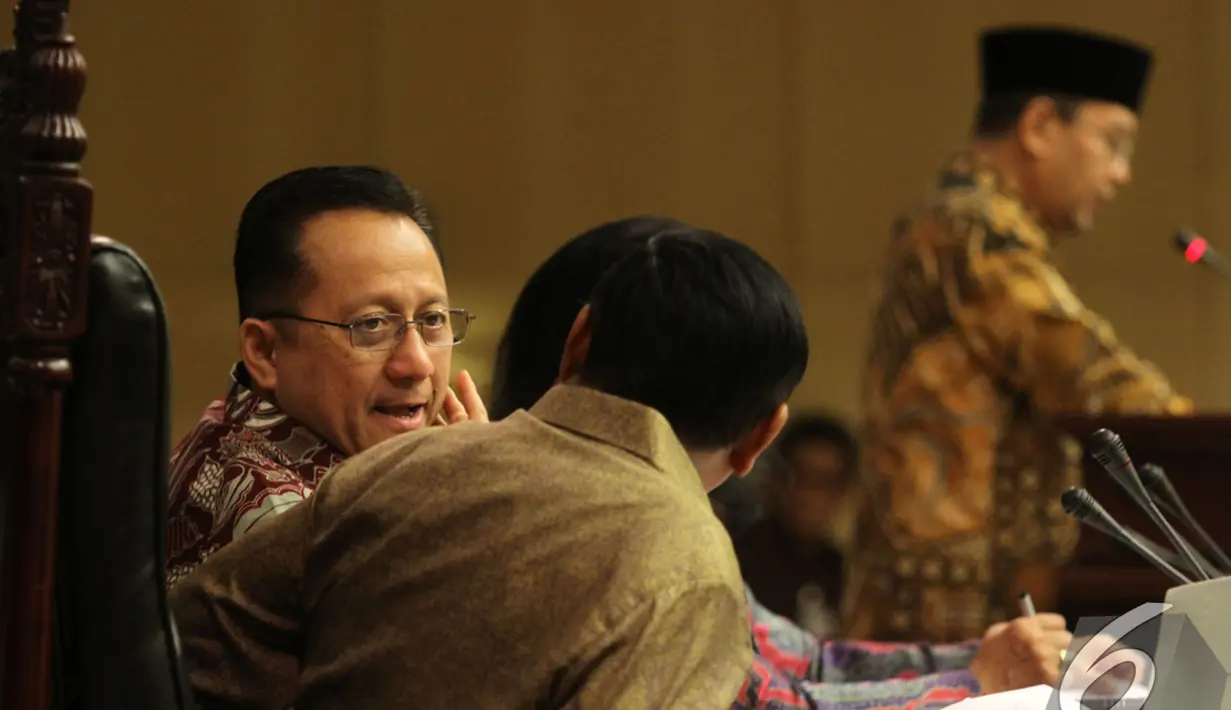 Ketua DPD Irman Gusman saat di Rapat Paripurna DPD RI di Kompleks Parlemen Senayan, Jakarta, Jum'at (5/12/2014). (Liputan6/Andrian M Tunay) 