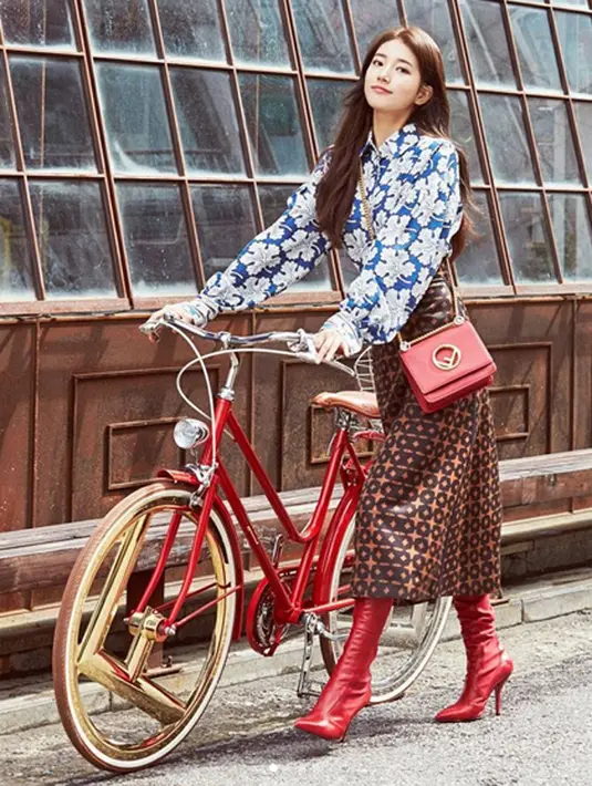 Sikap Suzy yang selalu terbahak dan tak bisa menahan tawa saat di publik membuat asumsi bahwa dirinya tidak bisa menjaga imej sebagai seorang publik figure. Untuk itu ia pun mengikuti saran agensi. (Instagram/skuukzky)