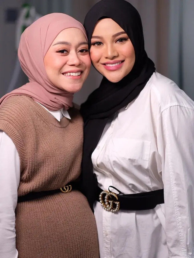 Potret Adu Penampilan Lesti dan Aurel Ketika Liburan di Turki Perlihatkan Baby Bump