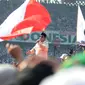 Calon Presiden nomor urut 02 Prabowo Subianto menyampaikan orasi politiknya dalam kampanye akbar Prabowo-Sandi di Stadion Utama Gelora Bung Karno (SUGBK), Jakarta, Minggu (7/4). Kampanye akbar Prabowo-Sandi diawali dengan salat tahajud dan salat subuh berjamaah. (Liputan6.com/Herman Zakharia)