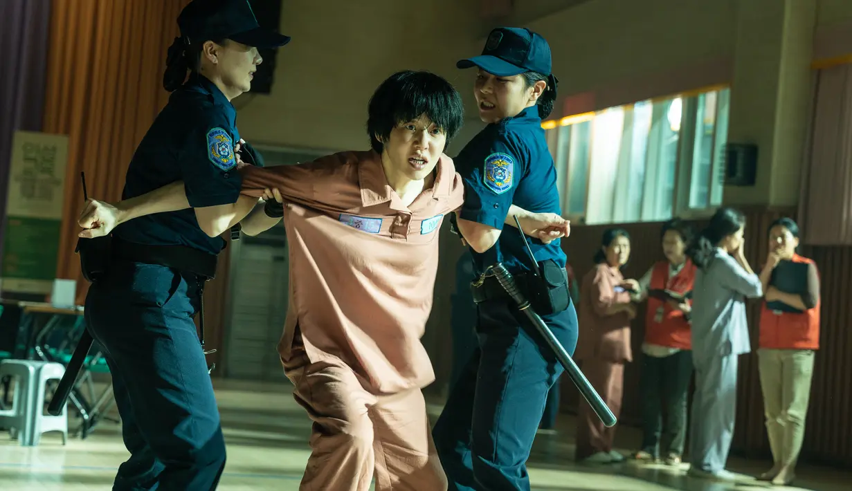 Kim Mo-Mi, sekarang dikenal sebagai Tahanan Nomor 1047 (Go Hyun-jung), menemukan dirinya menjadi jantung Kasus Pembunuhan Gadis Bertopeng yang melanda Korea Selatan. (Foto: Netflix)