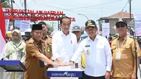 Presiden Joko Widodo atau Jokowi meresmikan pelaksanaan Instruksi Presiden (Inpres) Jalan Daerah (IJD) di Provinsi Sumatra Utara (Sumut). (Foto: Kris - Biro Pers Sekretariat Presiden)
