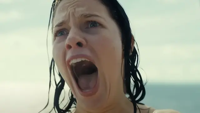 Ella Newto sebagai Heather dalam film Dangerous Animals. (Foto: Dok. LD Entertainment/ KlikFilm)