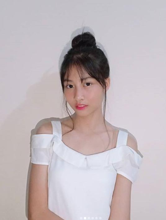 Saking miripnya, tak jarang banyak warganet yang menyebut Muthe sebagai kembaran dari Momo Twice.  (Liputan6.com/IG/jkt48.muthe_)