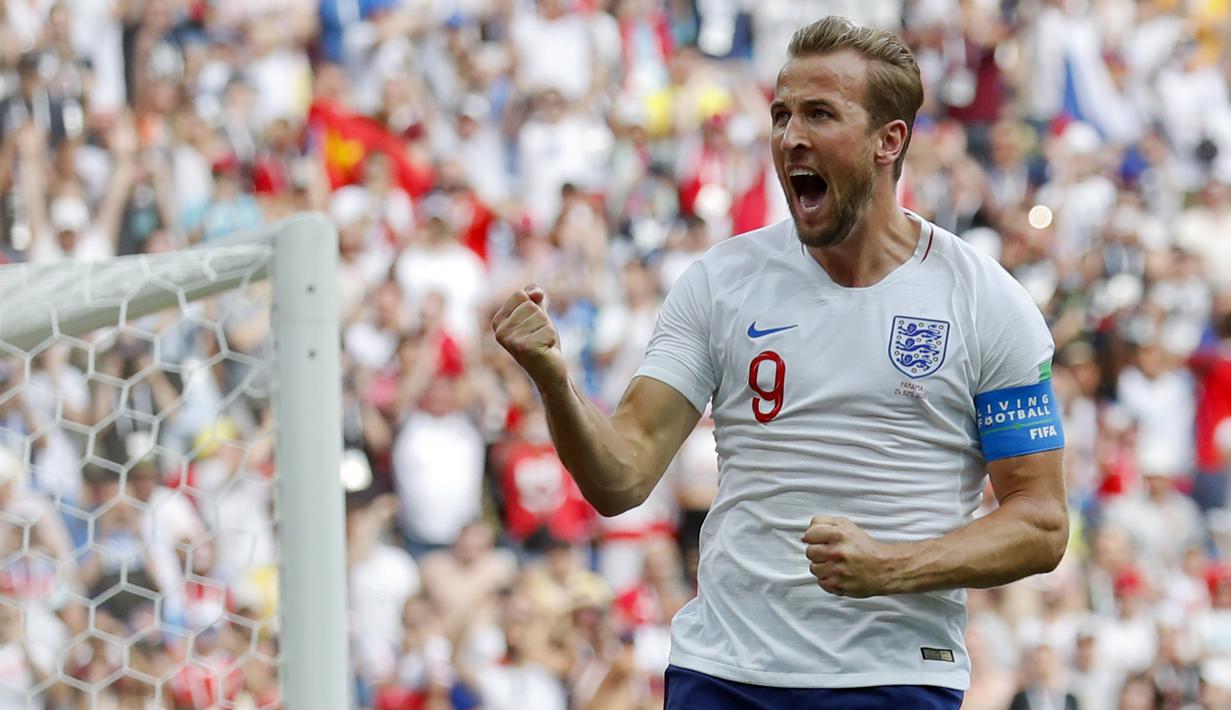 Striker Inggris, Harry Kane, merayakan gol yang dicetaknya ke gawang Panama pada laga grup G Piala Dunia di Stadion Nizhny Novgorod, Nizhny Novgorod, Minggu (24/6/2018). Inggris menang 6-1 atas Panama. (AP/Antonio Calanni)