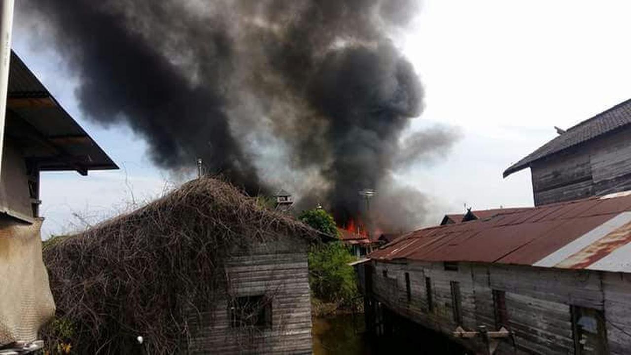 Kebakaran Hanguskan 7 Rumah Kayu di Bantaran Kahayan