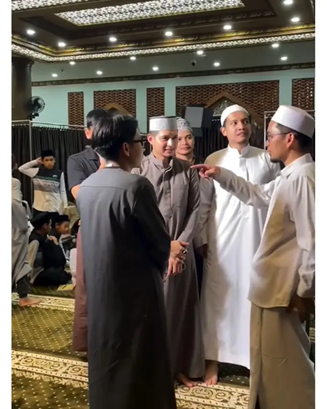 6 Potret seleb itikaf di masjid Ramadhan 2025, ada Aaliyah-Thoriq hingga Mahalini-Rizky Febian