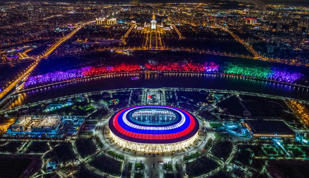 Foto Suasana malam Stadion Luzhniki, Moscow, Sabtu,(4/11/2017). Stadion Luzhniki akan menjadi stadion untuk pembukaan dan penutupan Piala Dunia 2018 Rusia. (AFP/ Dmitry Serebryakov)