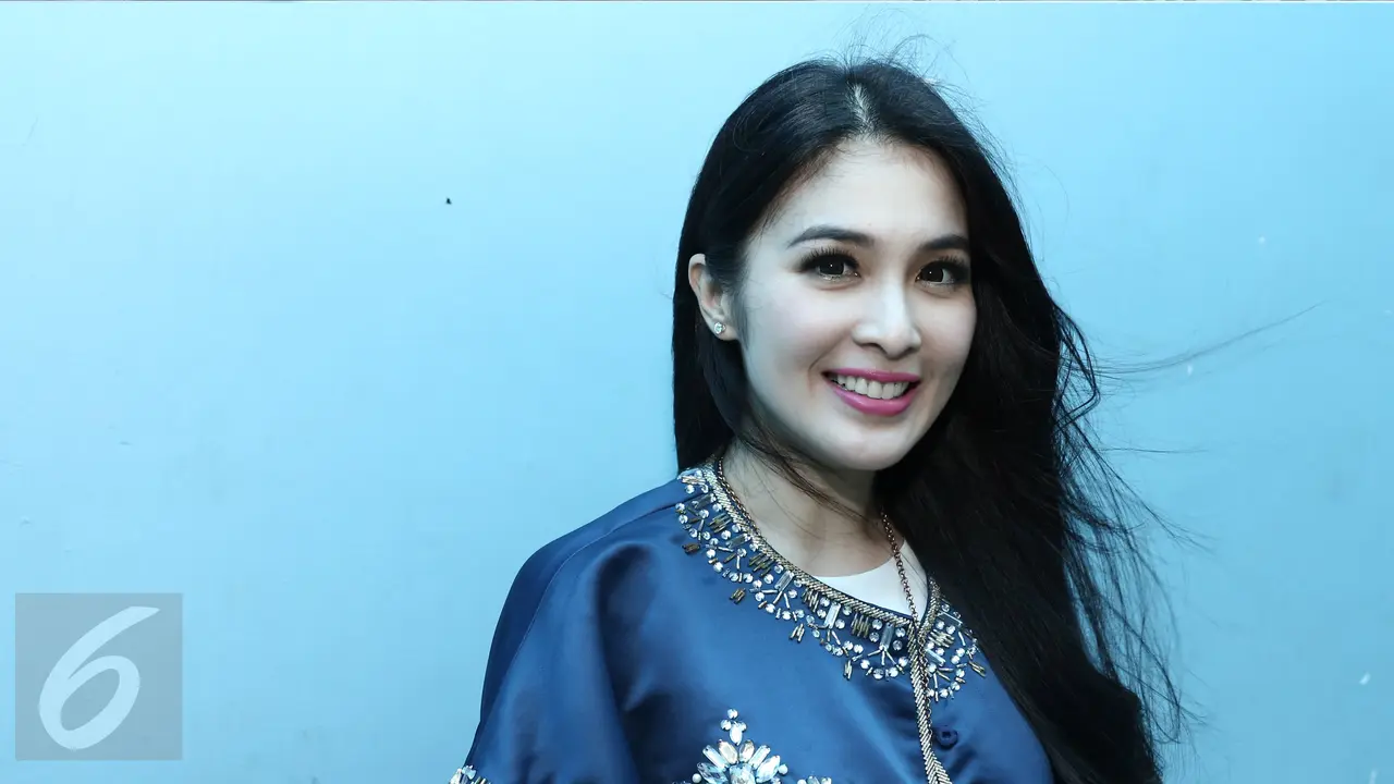[LIPUTAN6.COM] Sandra Dewi