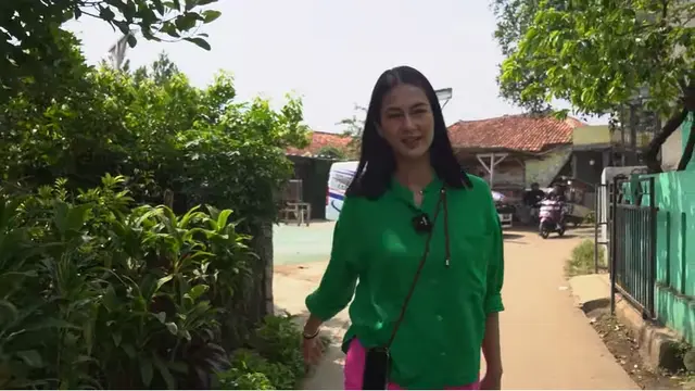 [Fimela] Paula Verhoevenn sambangi rumah Bonge