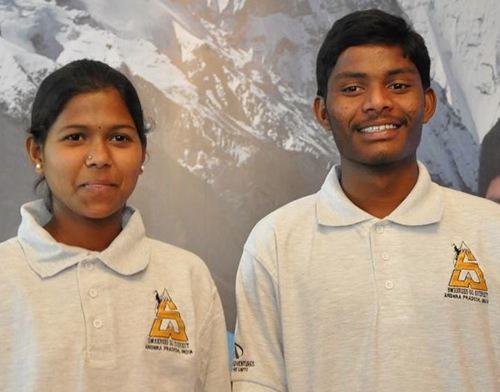 Malavath dan rekannya Sadhanapalli Anand.