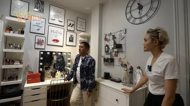 6 Potret Rumah Rina Nose dan Suami, Berdesain Modern hingga Instagramable
