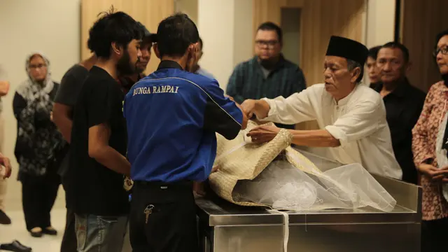 [Bintang] Jenazah Yockie Suryo Prayogo