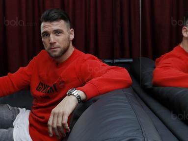 Striker baru Persija Jakarta, Marko Simic, berpose saat ditemui di Kawasan Kemayoran, Jakarta, Jumat (5/1/2018). Pemain asal Kroasia itu resmi memperkuat Macan Kemayoran  dengan durasi kontrak selama dua musim. (Bola.com/M Iqbal Ichsan)