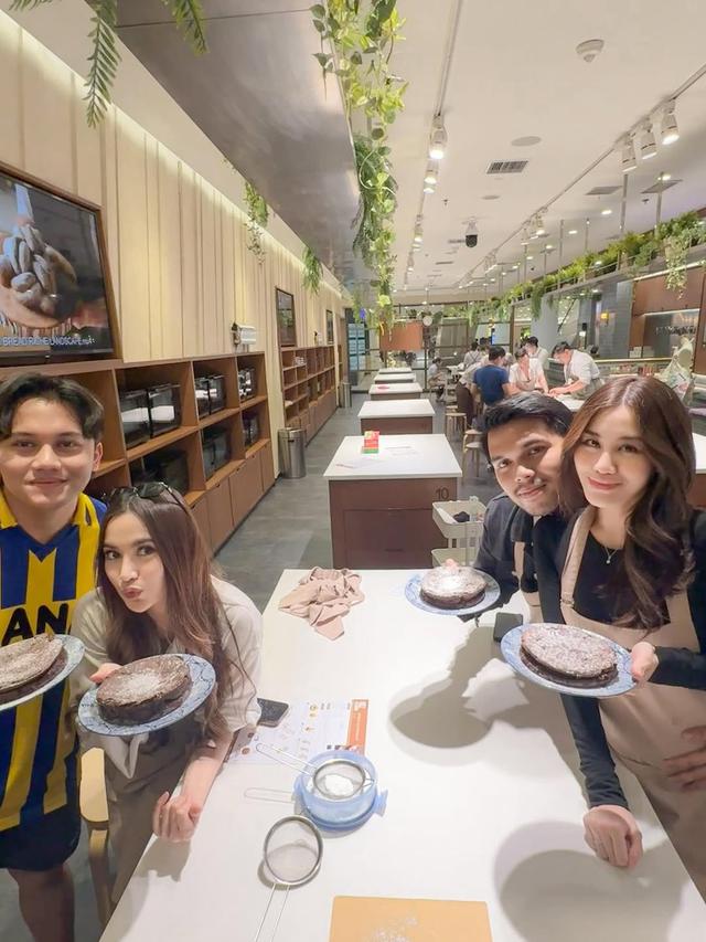 Mahalini dan Aaliyah Ikut Kelas Masak