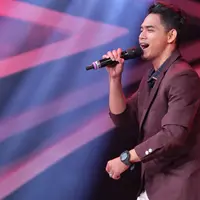Faim, finalis Bintang Panggung Asik 2017 asal Belitung ini berhasil mencuri perhatian para juri lantaran penampilannya yang memukau dengan membawakan lagu Surat Cinta Untuk Starla. (Adrian Putra/Bintang.com)