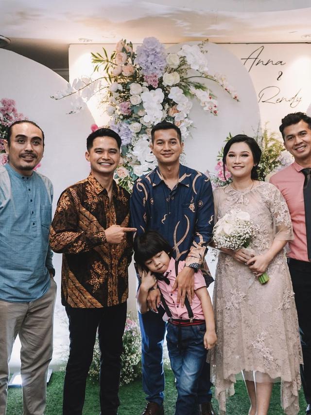 Bintang FTV Rendy Kusdiana resmi bertunangan (Foto: @thera.picture @ferdyanbk via @rendykusdianaa)