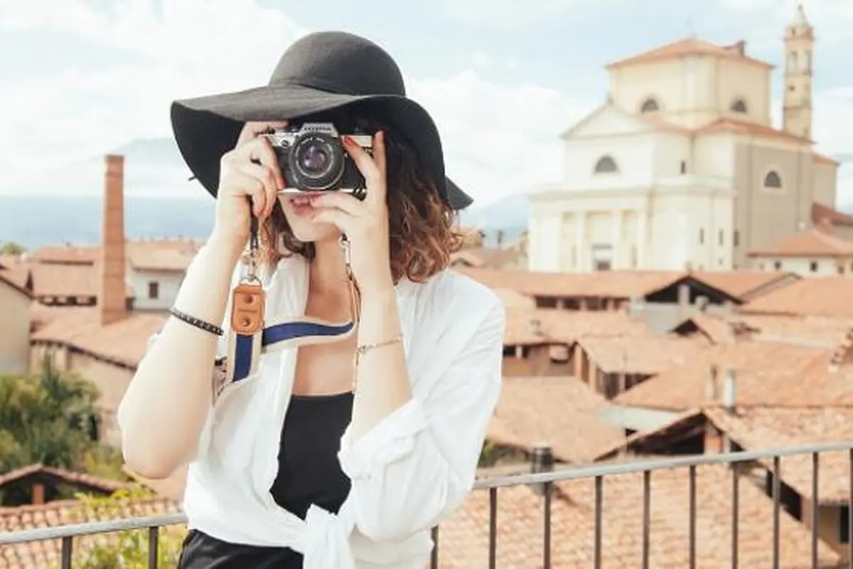 Atasi Permasalahan Bahasa Saat Traveling dengan 6 Tips Berikut