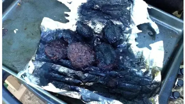 Potret Masakan Ibu yang Gagal, (sumber: buzzfeed.com)
