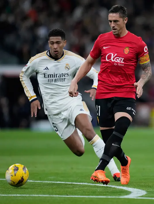 Los Blancos pun menang 1-0. Kemenangan ini membawa Real Madrid mampu mempertahankan puncak klasemen sementara dengan 48 poin. (AP Photo/Bernat Armangue)