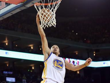Golden State Warriors, kembali ke jalur kemenangan seteah mengalahkan Utah Jazz 115-94 pada lanjutan NBA, Kamis (10/3/2016).  (Ezra Shaw/Getty Images/AFP)