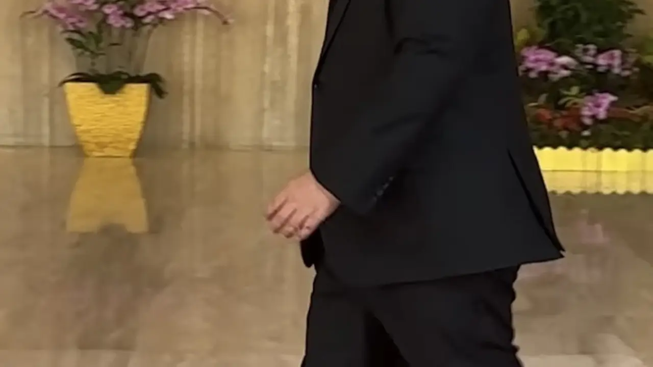 Gaya Formal Presiden Jokowi dan Erick Thohir saat Hadir Kondangan Pangeran Mateen dan Anisha Roshan