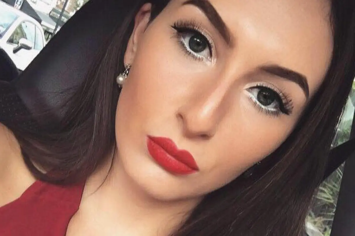 Fabienne Ruttledge, siswi yang mengalami sanksi hukum dari AQA. (BBC)