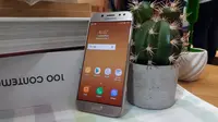 Tampak depan Samsung Galaxy J5 Pro. (Liputan6.com/Agustinus M Damar)