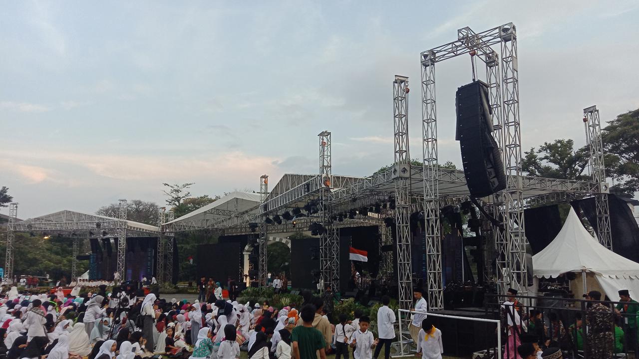 Acara puncak peringatan Hari Santri bertajuk Santriversary, di Lapangan Gasibu, Kota Bandung, Minggu (21/10/2018). (Liputan6.com/Huyogo Simbolon)