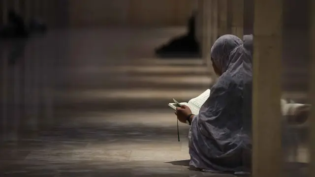 Penghujung Ramadan 1447 Hijriah, Umat Muslim Jalani Itikaf di Masjid Istiqlal Jakarta