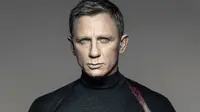 Daniel Craig Mirip James Bond Lawas di Poster Perdana Spectre

