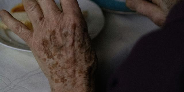 Generasi Sandwich Rentan Alami Stres dan Kelelahan, Ini Bentuk Dukungan yang Bisa Diberikan