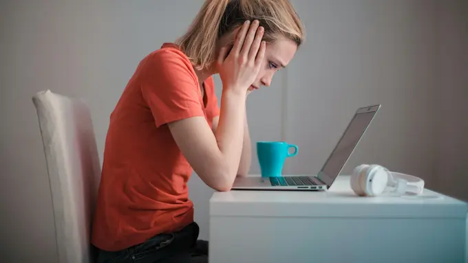 Kamu Sering Mengecek Sesuatu Berulang Kali? Waspadai Gejala OCD